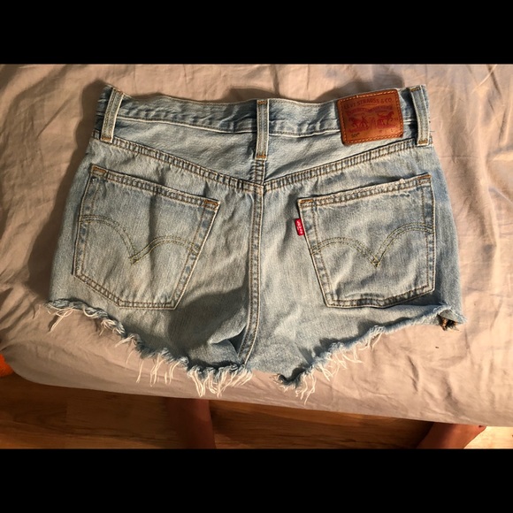 Levi shorts - Picture 4 of 4